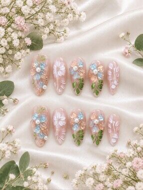 Minimalist Flower Garden Press-On Nails